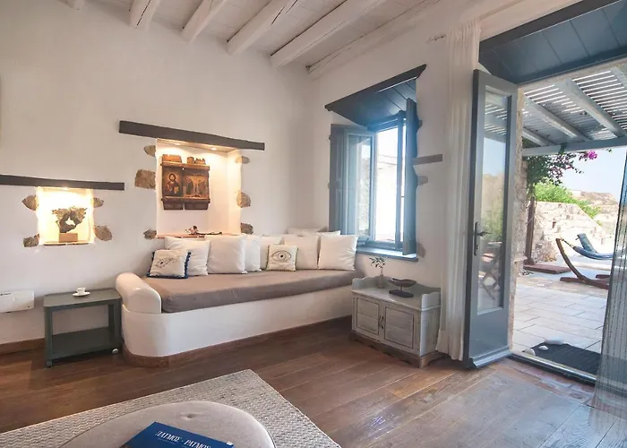 Patmos Exclusive * سكالا