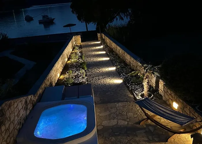 فيلة Patmos Exclusive