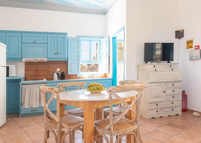 Patmos Exclusive * سكالا